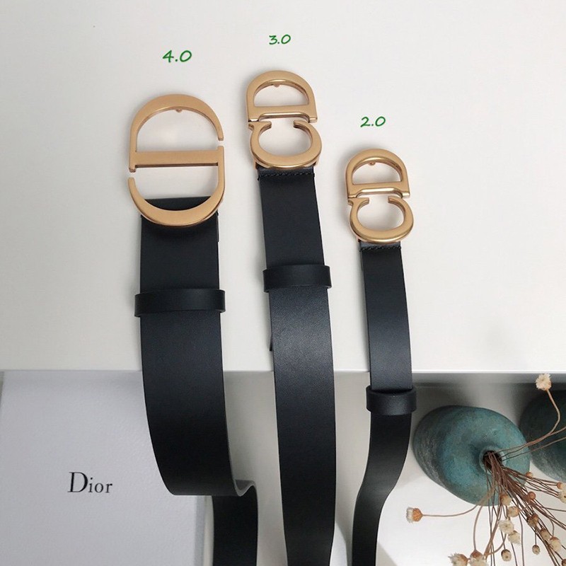 Battle for the Dior 30 Montaigne Reversible Belt 20/30/40mm dep75300 Battle for the Dior 30 Montaigne Reversible Belt 20/30/40mm dep75300