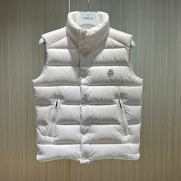 Moncler Down Vest Replica Tib Gilet MOQ52376, loved by many celebrities