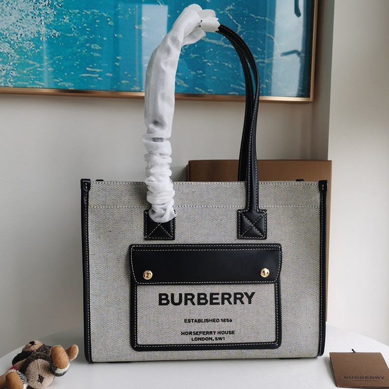 New Burberry Tote Bag for Fall/Winter, Small Replica, SM NEW TOTE Bat07930 New Burberry Tote Bag for Fall/Winter, Small Replica, SM NEW TOTE Bat07930