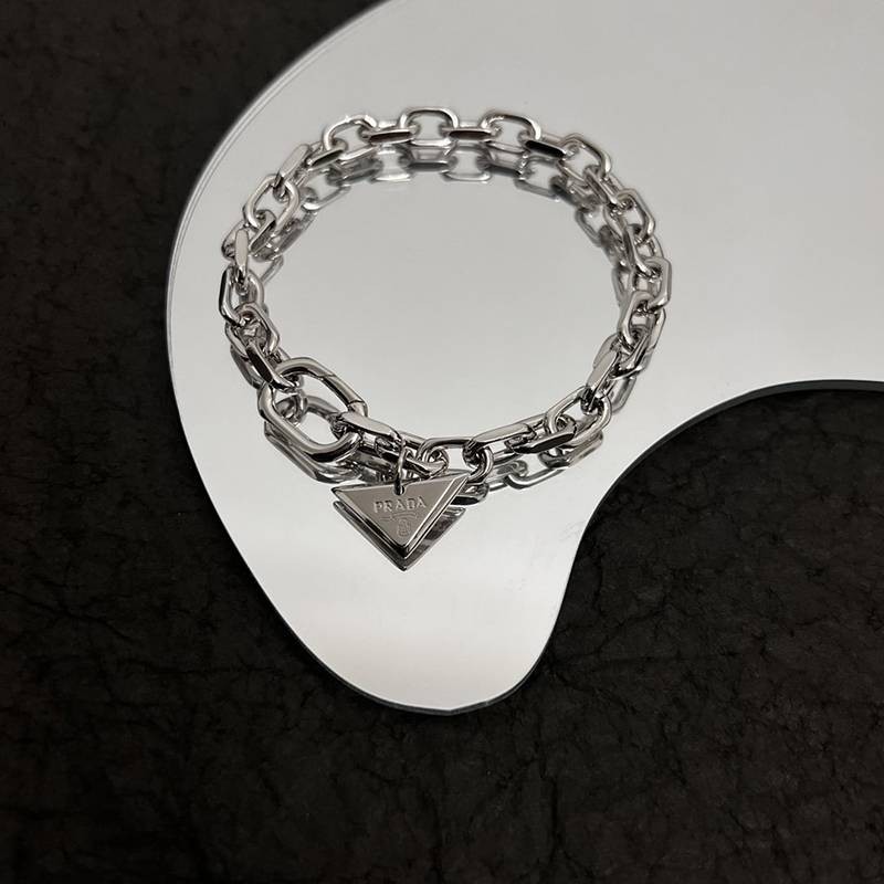 Classic Prada logo triangle bracelet [Popular item] pul92500