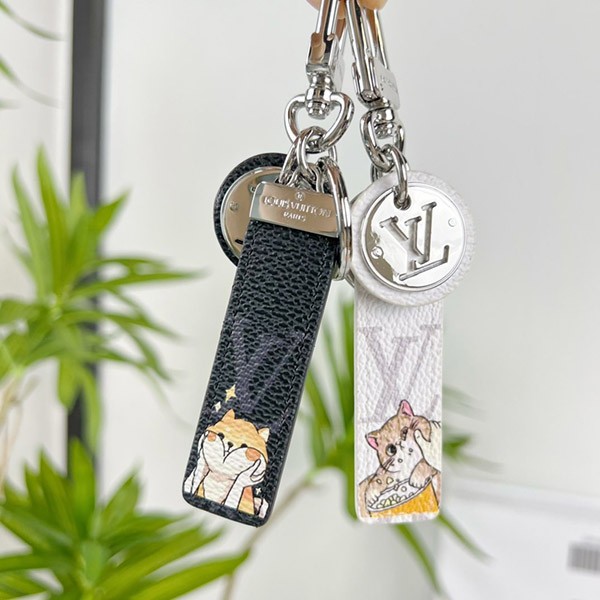 Rare Louis Vuitton Keychain? Neo LV Club Replica M00033