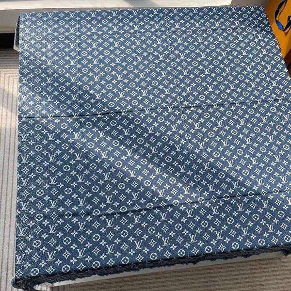 Classic and popular Louis Vuitton shawl? Monogram denim replica M71376