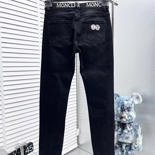 I definitely want this! Moncler Rigid Denim Jeans Replica moz25563