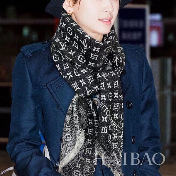 Stylish Louis Vuitton shawl replica Monogram denim vup19388