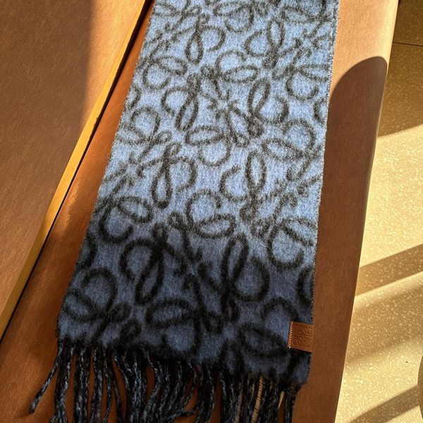 Extremely eye-catching! Loewe Anagram Wool Scarf Replica los79108