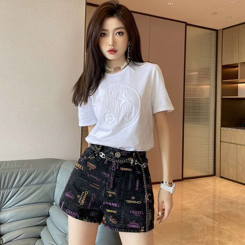 Best Price Challenge Chanel Printed Denim Shorts Fake shn13678