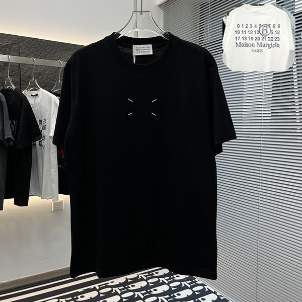 Maison Margiela T-shirt, copy logo, back calendar print, loose fit, short sleeves, Mak69917 Maison Margiela T-shirt, copy logo, back calendar print, loose fit, short sleeves, Mak69917