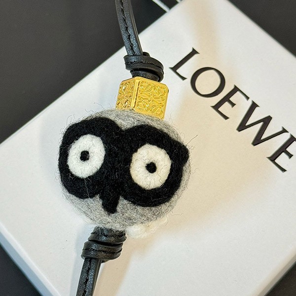 Loewe Owl Charm Replica (Felt & Calfskin) C880232X04 Loewe Owl Charm Replica (Felt & Calfskin) C880232X04