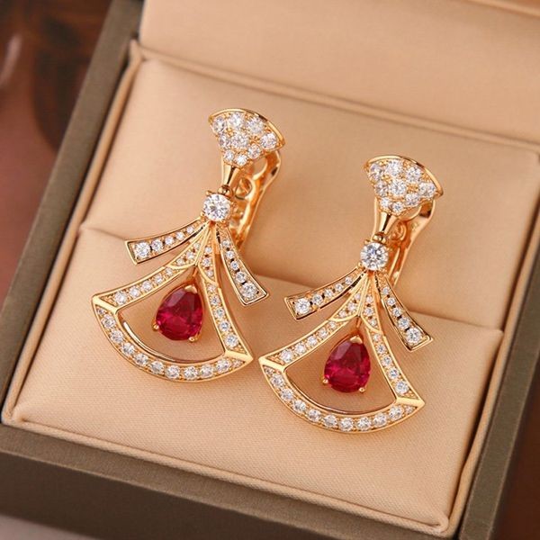 [Used by many celebrities] Bulgari Divas Dream Earrings Replica But43473