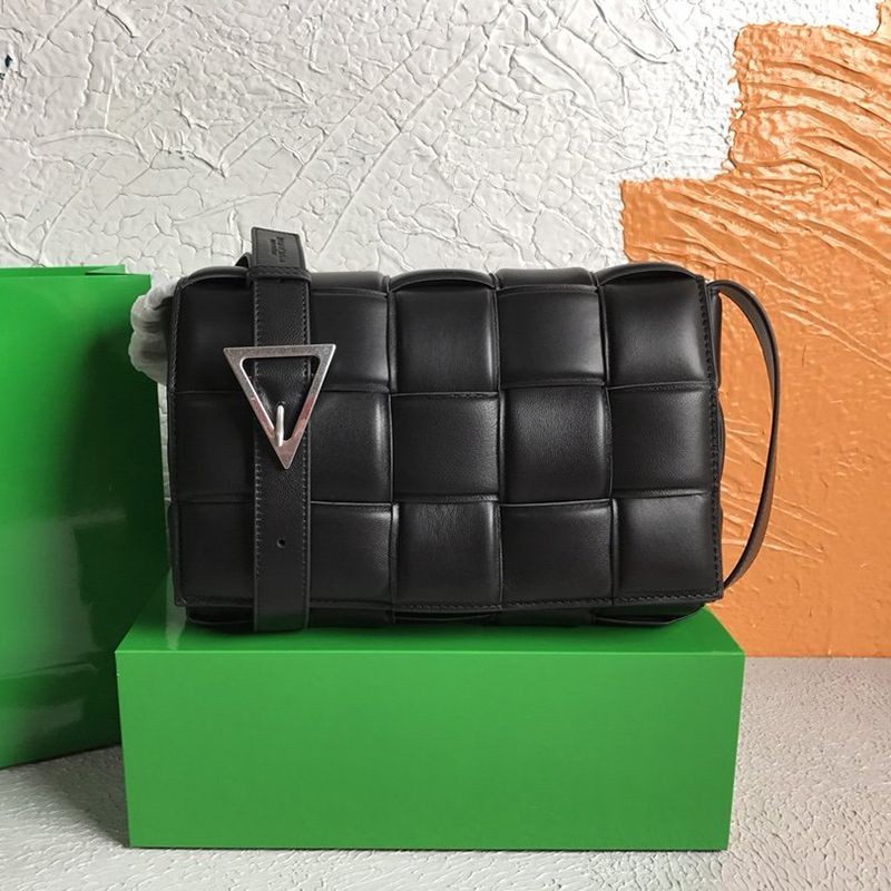 Very popular! Bottega Veneta Padded Cassette Replica Shoulder Bag Black boo17144 Very popular! Bottega Veneta Padded Cassette Replica Shoulder Bag Black boo17144