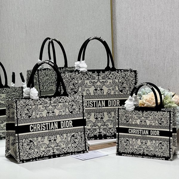 ☆Super popular☆ Eye-catching color Dior book tote replica 1265/1268 dez08209 ☆Super popular☆ Eye-catching color Dior book tote replica 1265/1268 dez08209