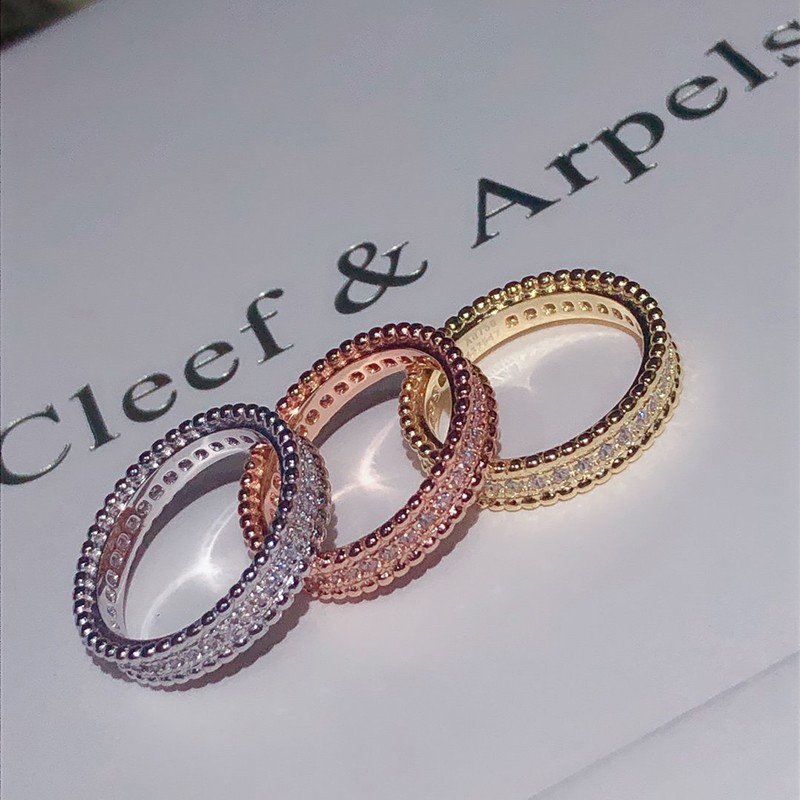 Van Cleef & Arpels Ester Eternity Ring VCARN57O00, popular worldwide