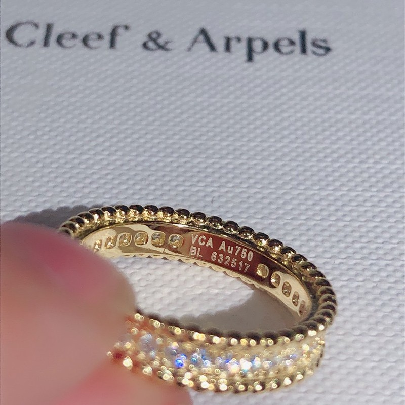 Van Cleef & Arpels Ester Eternity Ring VCARN57O00, popular worldwide