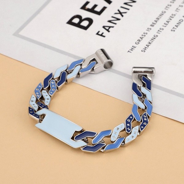 Only a few left Louis Vuitton bracelet replica chain links vuf60666 Only a few left Louis Vuitton bracelet replica chain links vuf60666