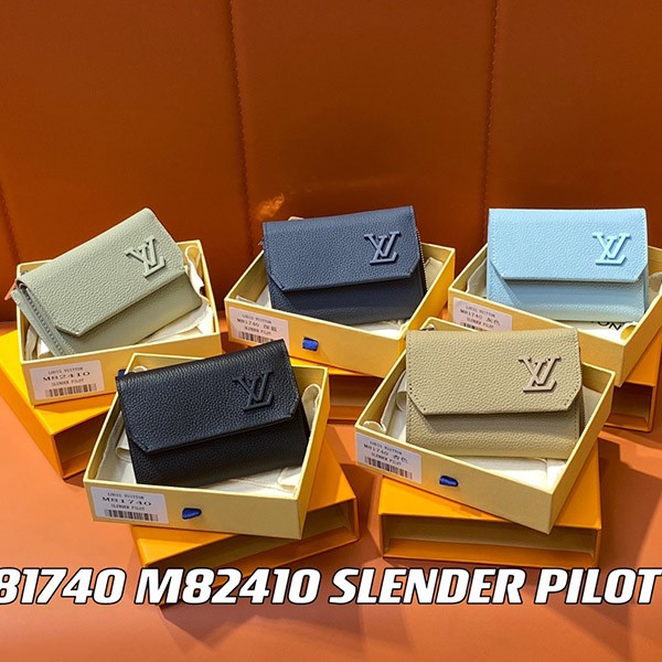 Louis Vuitton Easy-to-use Portefeuille Pilot Tri-fold Wallet 4 Colors m82410