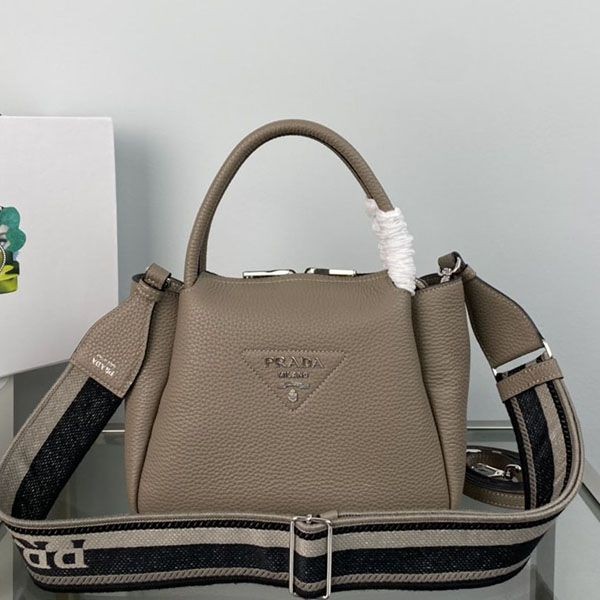 Popular all over the world? Prada small leather handbag replica pum78725