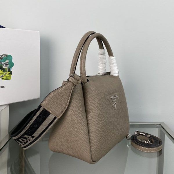 Popular all over the world? Prada small leather handbag replica pum78725