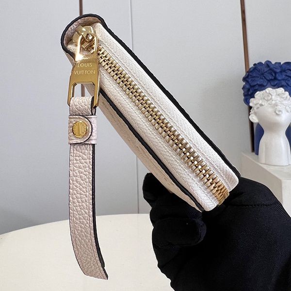 The latest and most fashionable Louis Vuitton Zippy Wallet replica long wallet M82212