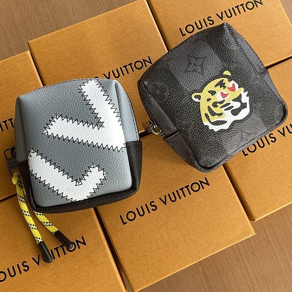 Rare color Louis Vuitton coin purse with tiger pendant replica vuz46351 Rare color Louis Vuitton coin purse with tiger pendant replica vuz46351