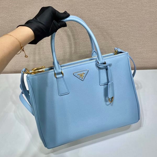 Secured Prada Monochrome Saffiano Leather Tote Bag Replica puy07767