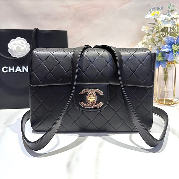 Boutique Chanel Classic Large Handbag Replica shu39416