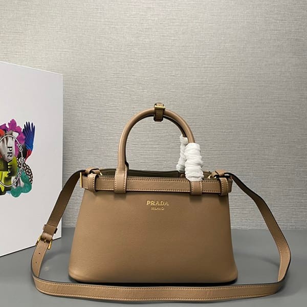 I definitely want it! Prada Belted Small Leather Handbag Replica pux99842 I definitely want it! Prada Belted Small Leather Handbag Replica pux99842