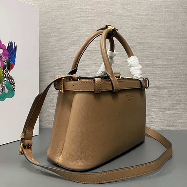 I definitely want it! Prada Belted Small Leather Handbag Replica pux99842