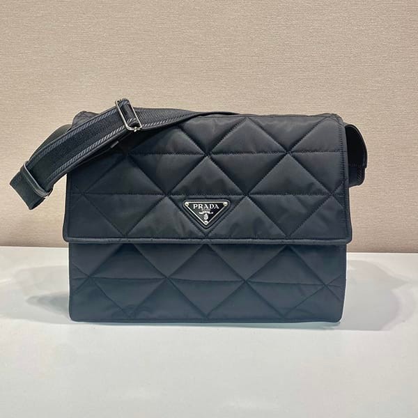 Easy to use Prada Re-Nylon padded shoulder bag pub32313