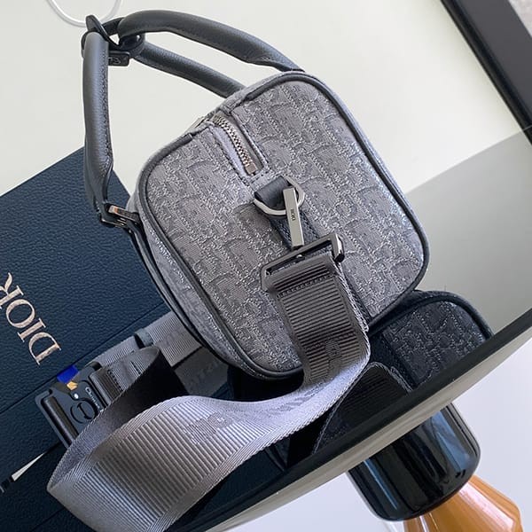 Very popular all over the world? Dior Oblique Lingotto 26 Bag Replica Ruthenium den63728