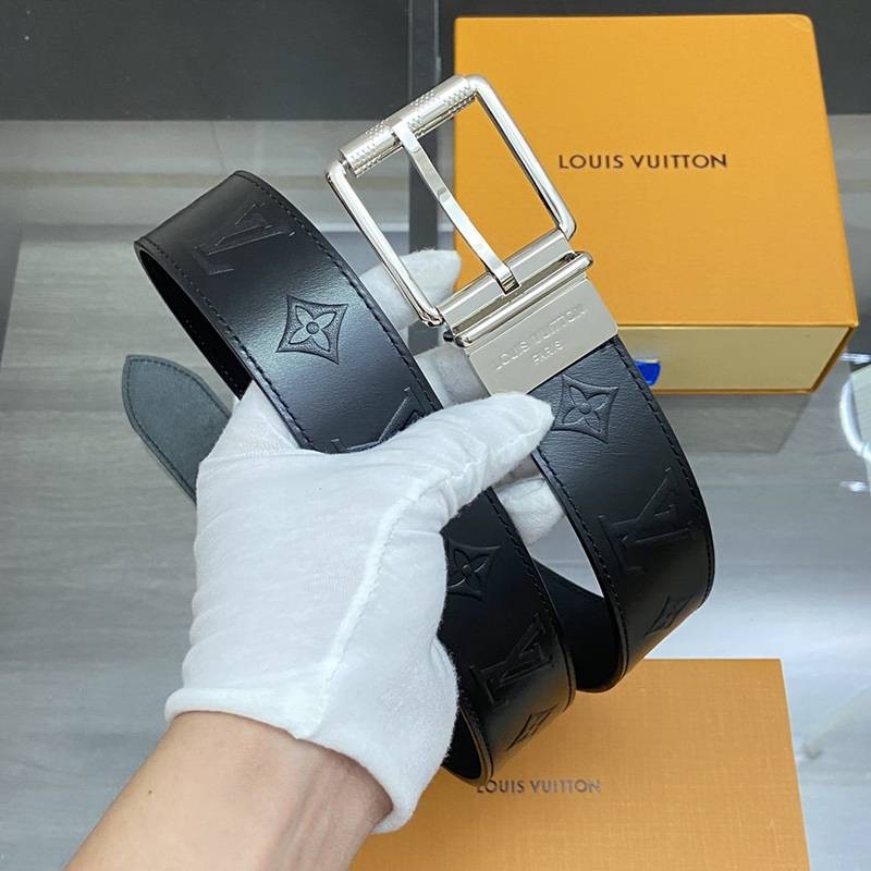 21-22AW Louis Vuitton Replica Santur Voyageur 40MM Belt vur33274