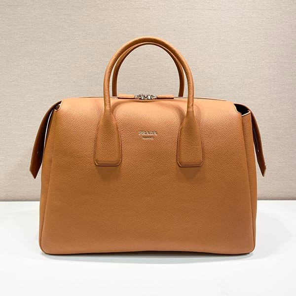 Easy to use Prada Vitello Dino Leather Travel Bag worn by Mei Nagano put64485 Easy to use Prada Vitello Dino Leather Travel Bag worn by Mei Nagano put64485