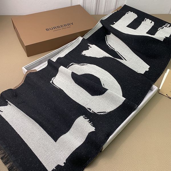 Very popular! Attention-grabbing! Burberry LOVE Jacquard Scarf Replica Baf41003 Very popular! Attention-grabbing! Burberry LOVE Jacquard Scarf Replica Baf41003