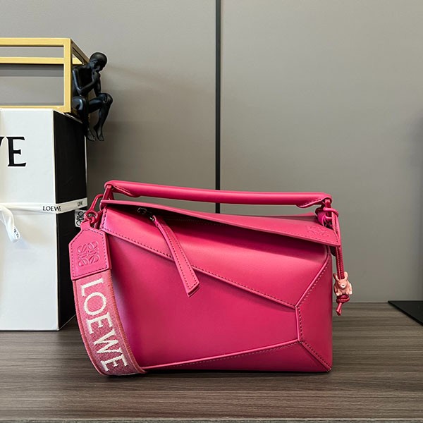 Super low price! Loewe Satin Calf Replica Puzzle Edge Shoulder Bag Small low90489 Super low price! Loewe Satin Calf Replica Puzzle Edge Shoulder Bag Small low90489