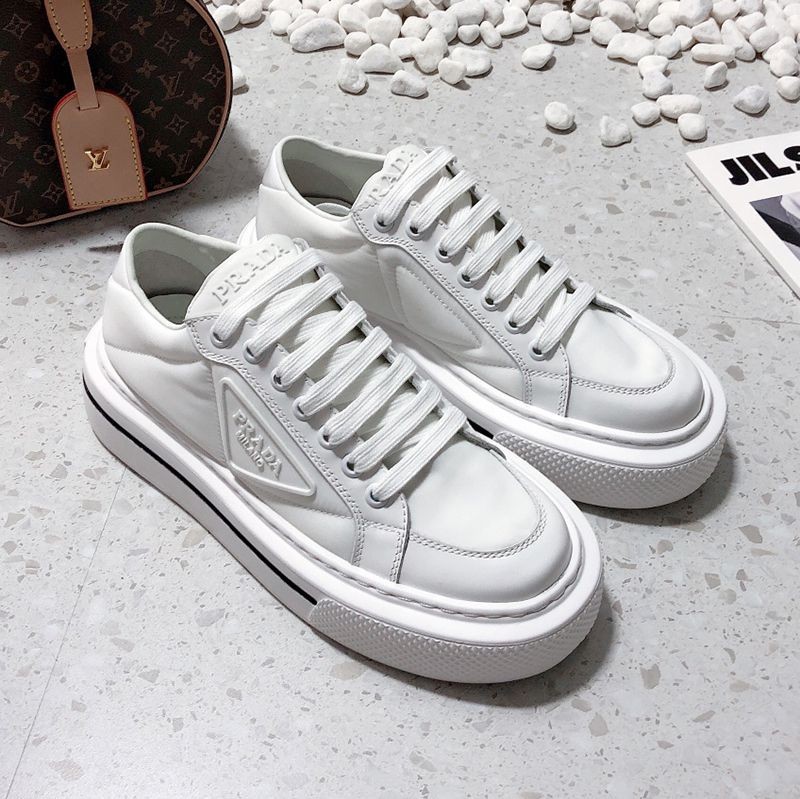 Eye-catching colors Prada Macro Replica Re-Nylon x Brushed Leather Sneakers pud15577