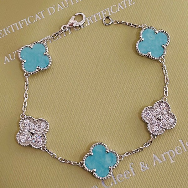 Adult radiance? Van Cleef & Arpels Replica Alhambra Bracelet vad86772