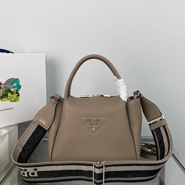 Easy to use Prada replica large leather handbag puq03444 Easy to use Prada replica large leather handbag puq03444