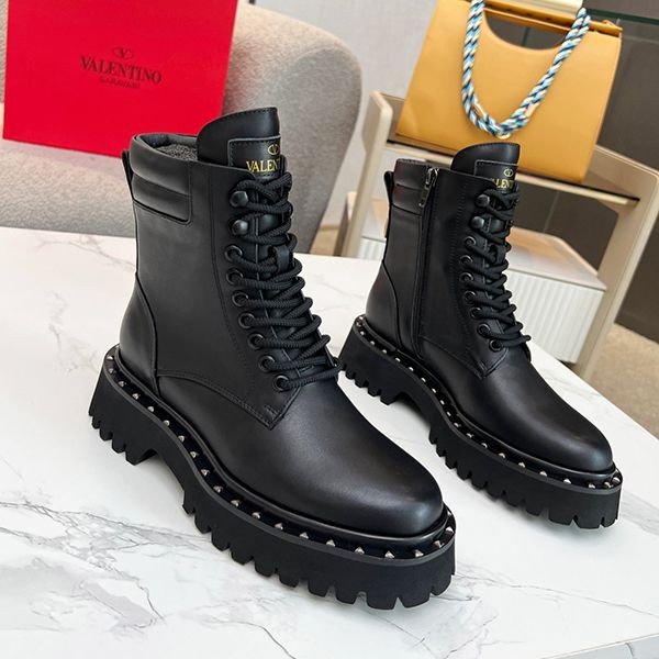 Valentino Rockstud Combat Boots Vue75330