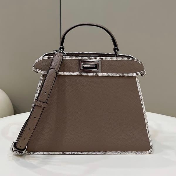 Love at first sight? Fendi replica Peekaboo I See You small bag feq78014 Love at first sight? Fendi replica Peekaboo I See You small bag feq78014