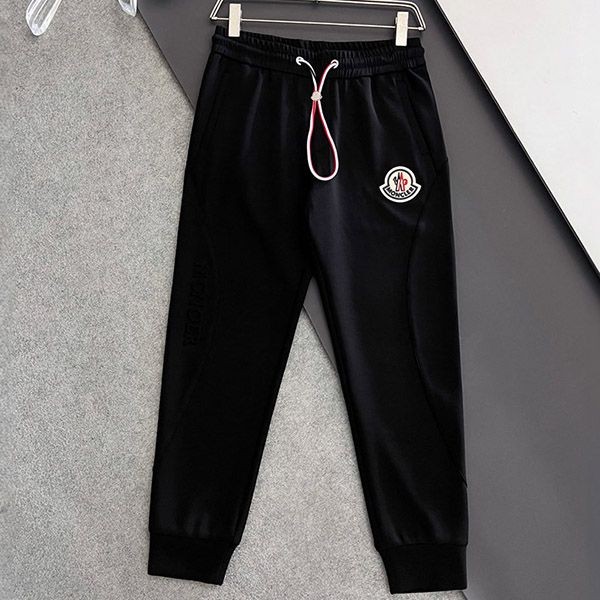 Secured Moncler logo patch sweatpants mob03956 Secured Moncler logo patch sweatpants mob03956