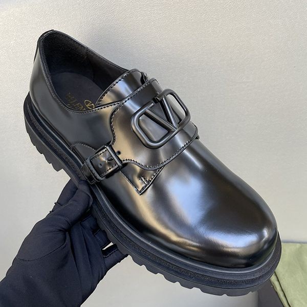 Valentino Replica Stud V Logo Signature Leather Loafers Vuy25947 Valentino Replica Stud V Logo Signature Leather Loafers Vuy25947