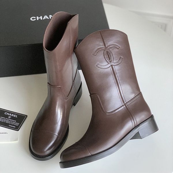 Very popular! Chanel Short Simple Zip Matelasse SHQ64599 Very popular! Chanel Short Simple Zip Matelasse SHQ64599