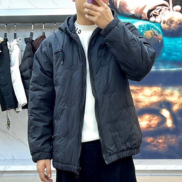 Luxury brand Louis Vuitton replica Monogram quilted hooded jacket 1AFA69 Luxury brand Louis Vuitton replica Monogram quilted hooded jacket 1AFA69