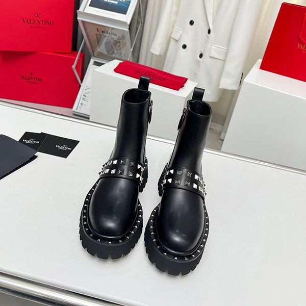 Valentino Roman stud boots in calfskin Vup83270 Valentino Roman stud boots in calfskin Vup83270