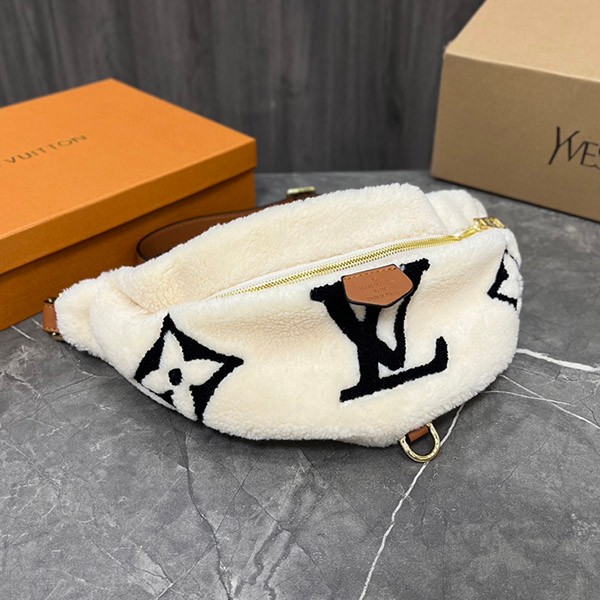Very popular! Louis Vuitton fluffy bag replica Monogram Teddy Bum Bag Fluffy M55425 Very popular! Louis Vuitton fluffy bag replica Monogram Teddy Bum Bag Fluffy M55425