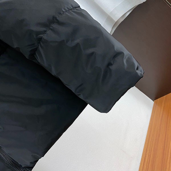 Louis Vuitton Monogram Down Jacket Replica vuj76341