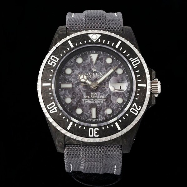 Love at first sight? Rolex DiW Carbon Submariner replica "ALL CARBON BLACK" rox30040 Love at first sight? Rolex DiW Carbon Submariner replica "ALL CARBON BLACK" rox30040