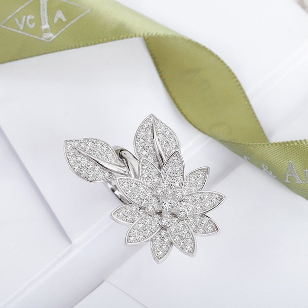 Rare Van Cleef & Arpels Replica Frivole Entree Diamond Ring vav93386