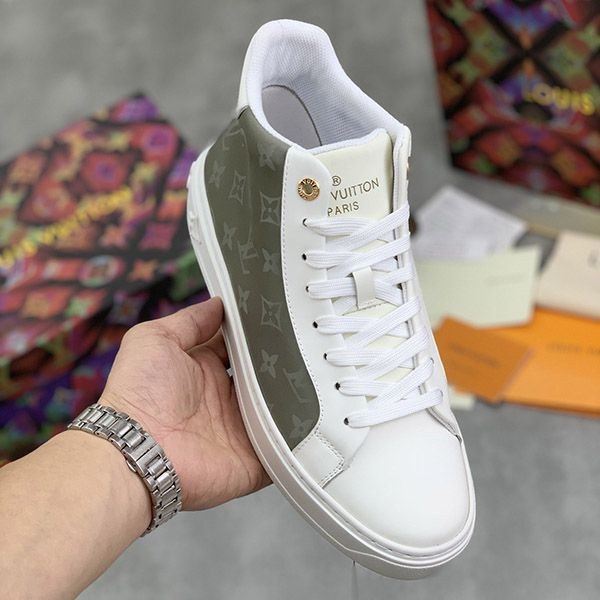 Boutique? Louis Vuitton Monogram Sneakers Replica vum43403