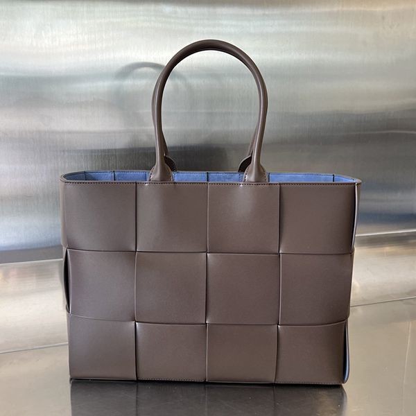 I definitely want it! Cute? Bottega Veneta Leather Handbag Replica boq43909