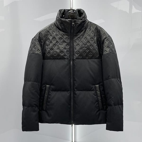 High Quality Louis Vuitton Oversized Puffer Jacket Replica 1ABZFL High Quality Louis Vuitton Oversized Puffer Jacket Replica 1ABZFL